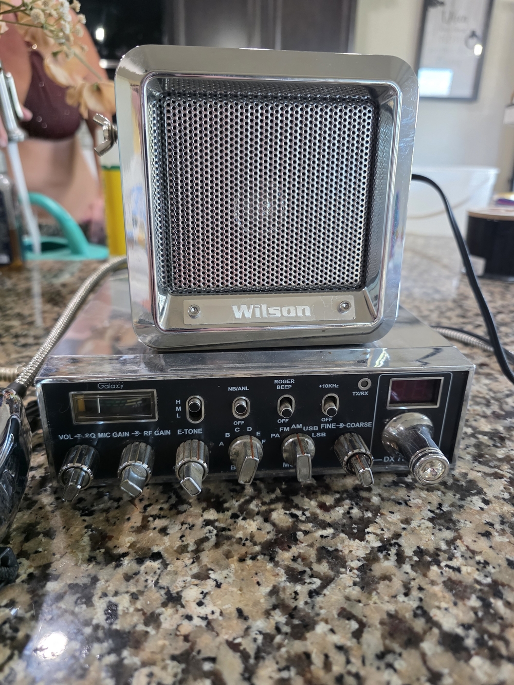 📻 VINTAGE GALAXY CB RADIO SETUP • WILSON SPEAKER • CHROME MICROPHONE